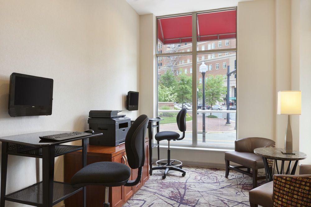 Hotel Old Town South At Carlyle