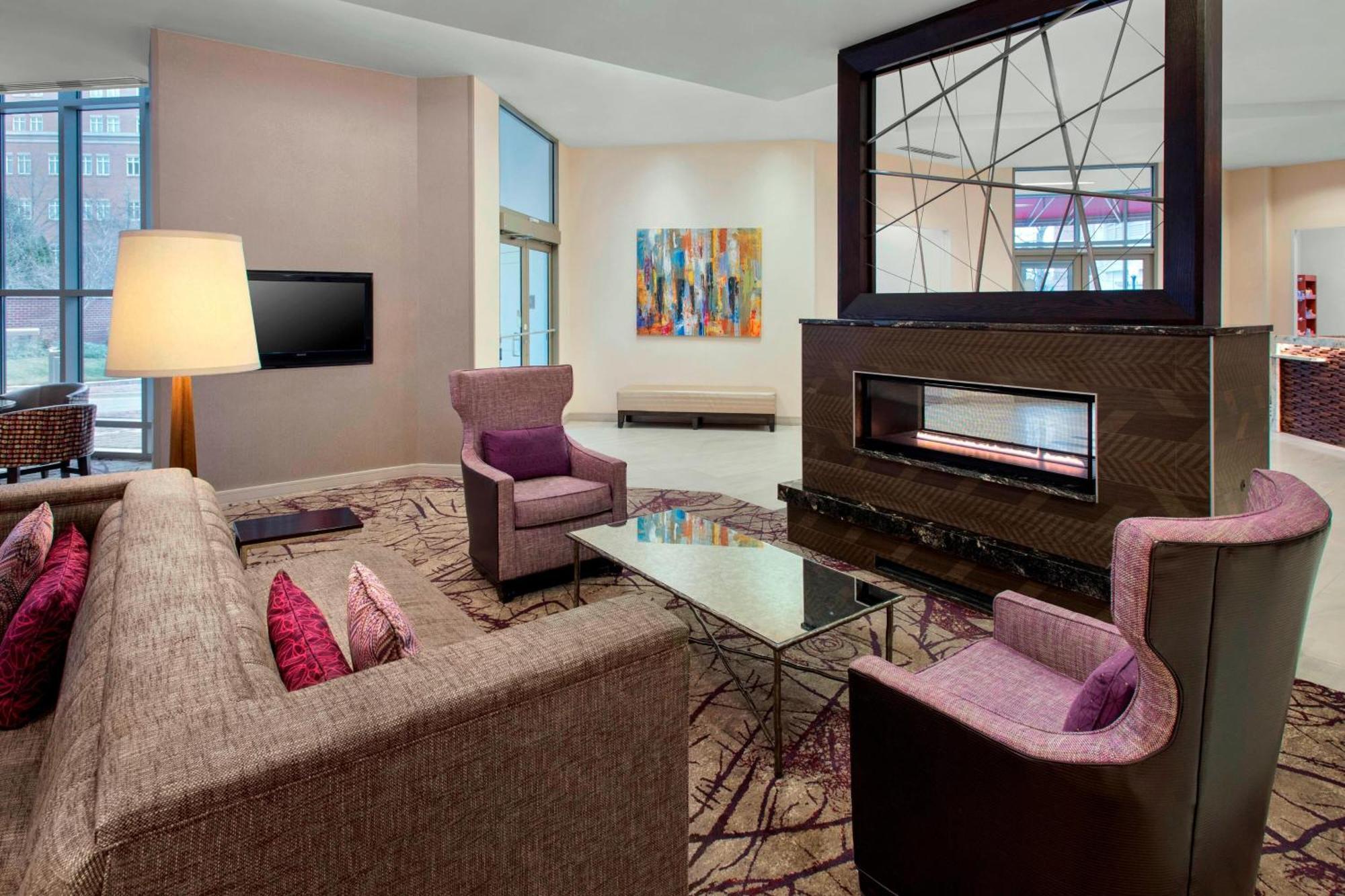 Hotel Old Town South At Carlyle