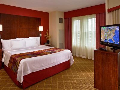 Hotel Old Town South At Carlyle 3*